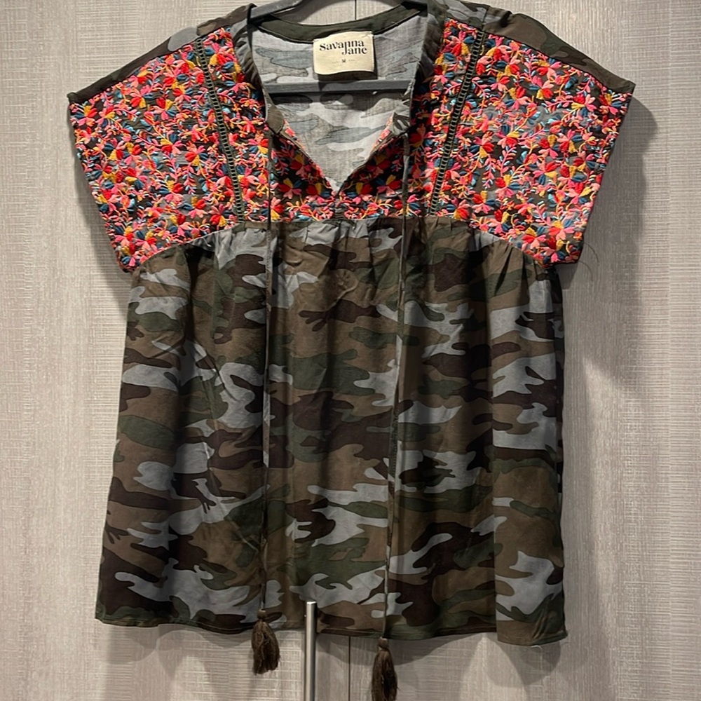 Savannah Jane size Medium camo & embroidered top.